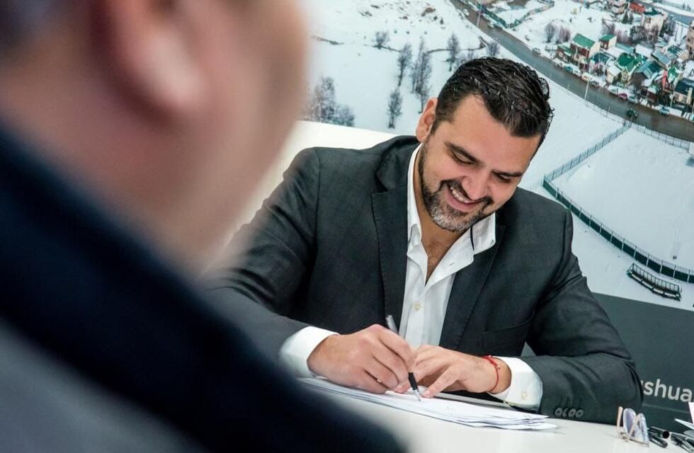 Ushuaia: vecinos y vecinas de la ciudad recibieron títulos de propiedad