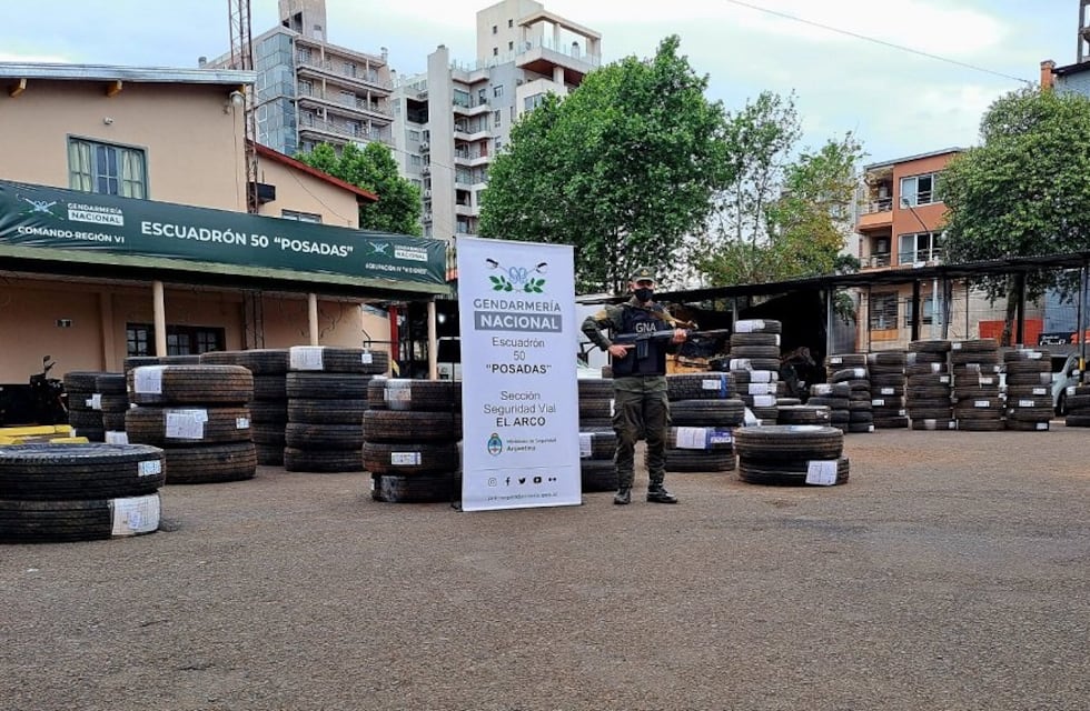 Secuestran contrabando de neumáticos en Posadas