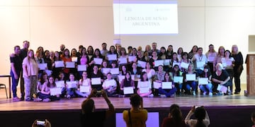 Entrega de certificados del curso de Lengua de Señas Argentinas
