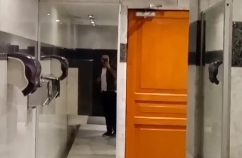 Un cordobés fue a México y se llevó una sorpresa al entrar al baño: “No sé si orinar o hacerme un fernet”