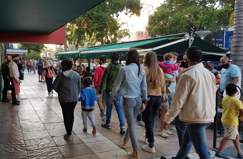 En fotos: así se vivió el primer sábado de apertura oficial del turismo interno en el centro de Carlos Paz