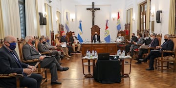 El gobernador Omar Perotti y los ministros de la Corte Suprema provincial se reunieron a fines de octubre. (@omarperotti)