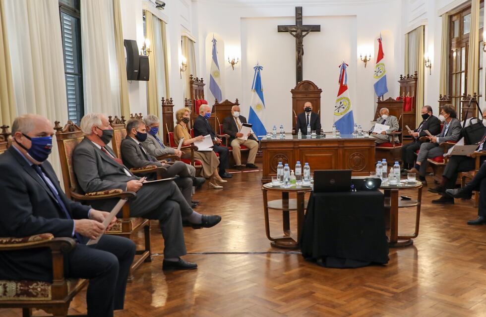 Anuncian acuerdo entre los tres poderes de Santa Fe para una reforma judicial