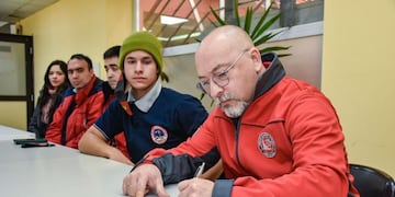 Se presentó el acto de intención para la creación del primer barrio de bomberos en Ushuaia.