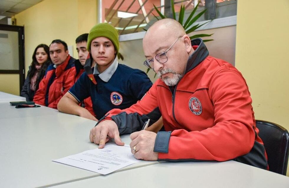 Ushuaia: Se presentó el acto de intención para el primer Barrio de Bomberos Voluntarios