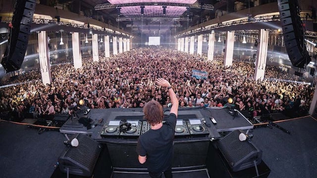 Hernán Cattaneo en Forja. Una multitud bailó con el DJ.