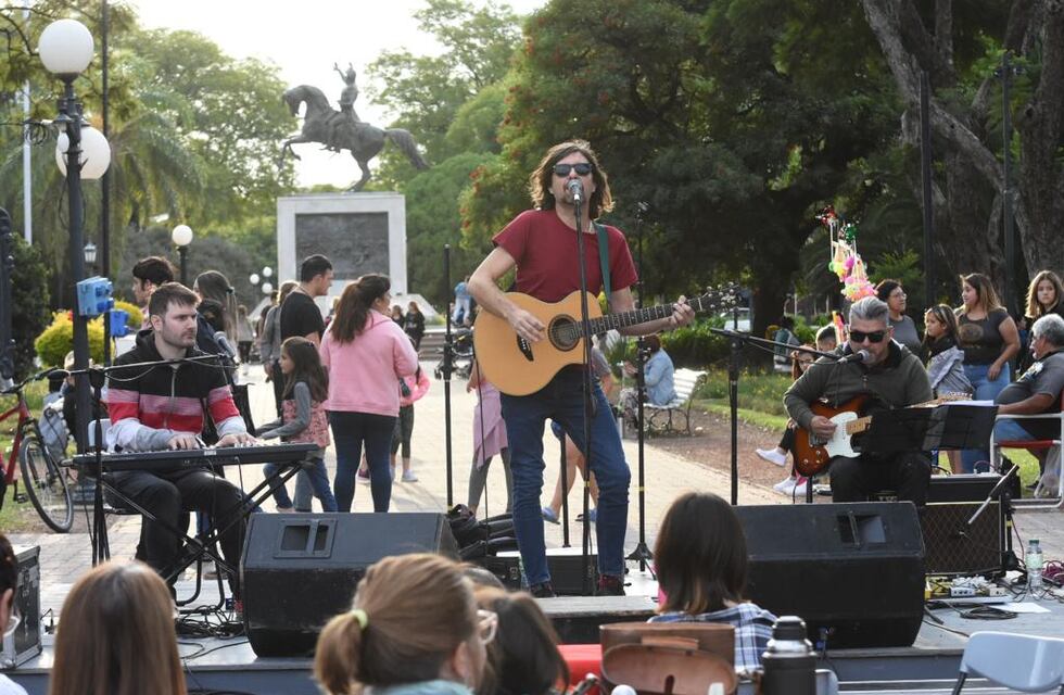 Multitudinario cierre del “Verano Acá”