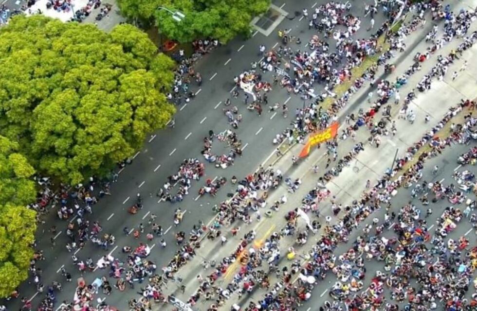 Organizaciones sociales se manifestaron frente al Ministerio de Desarrollo Social