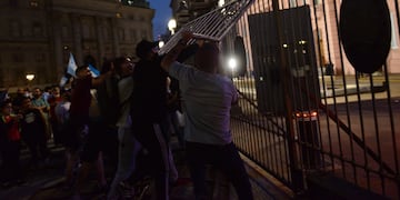 Casa Rosada. Incidentes durante la manifestación. (Foto: Clarín)