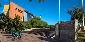 Egresados del IFD 4 de Neuquén reclaman que no les han entregado el título