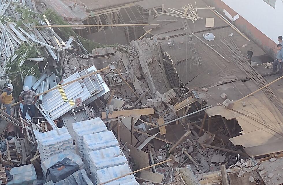 Se derrumbó parte de una obra en construcción