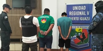 Detuvieron en Iguazú a dos delincuentes paraguayos buscados por la Justicia y esclarecieron un violento robo millonario.