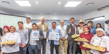 El intendente Enrique Orellana, junto a Marcos Díaz, Juan Casañas y David Acevedo, presentaron la cartelera de la fiesta que se realizará del 13 al 15 de septiembre en el predio Simeón Nieva.