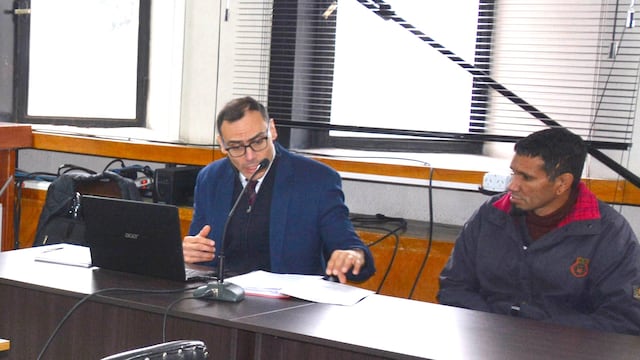 El defensor público penal Esteban Salinas Saguir argumenta a favor del acusado Ángel Gustavo Muratore, en busca de atenuar la pena por el homicidio de Babacar Diouf en Jujuy.