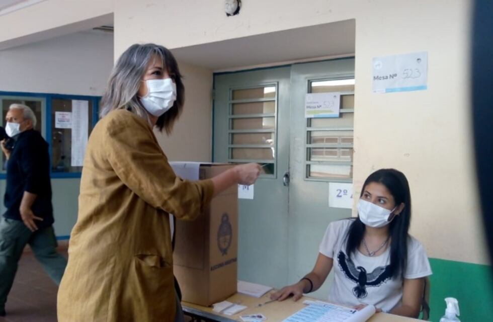 PASO 2021 en Misiones: votó Claudia Gauto, la candidata renovadora