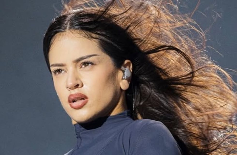 El insólito video de Rosalía corriendo por las calles de Madrid para llegar al lanzamiento de su nuevo álbum
