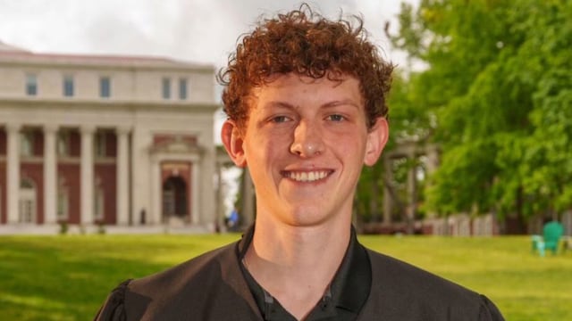 Santino Clemente construyó en equipo un dispositivo para la Nasa.