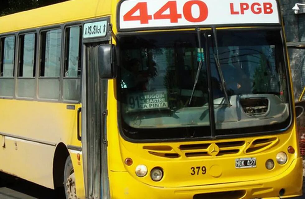Ataque a un chofer de la línea 440: levantaron el paro de colectivos en el AMBA