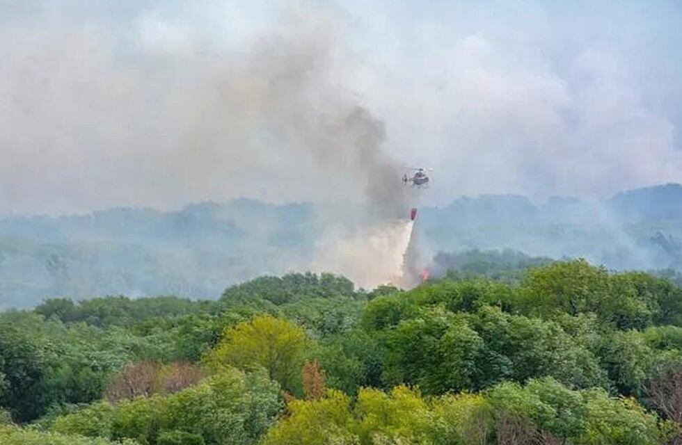 Incendio en El Hoyo: más de 150 brigadistas lograron contener el fuego, que afectó unas 230 hectáreas