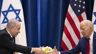 En medio de los ataques, Joe Biden habló con el primer ministro de Israel, Benjamin Netanyahu.