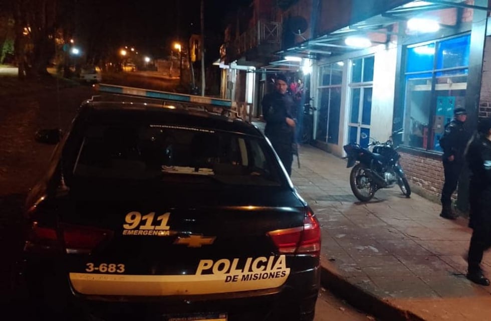 Tras un control, demoraron al encargado de un local comercial en Wanda por enfrentarse a la policía