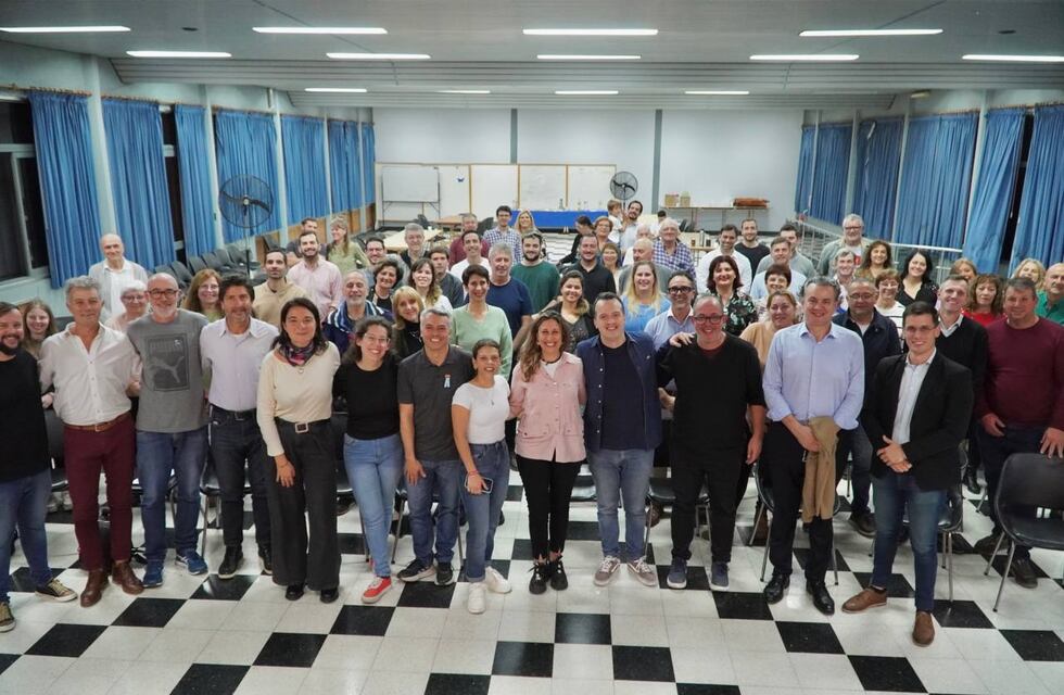 Con fuerte apoyo, asumieron las nuevas autoridades del Partido Socialista del Departamento Castellanos