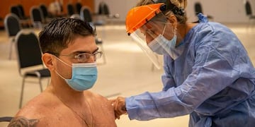 Avanza la segunda fase de vacunación en una Córdoba con aumento de casos.