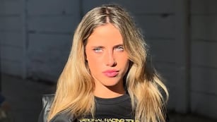 Desde la pileta, Denisse de Gran Hermano posó con la microbikini que es tendencia este verano