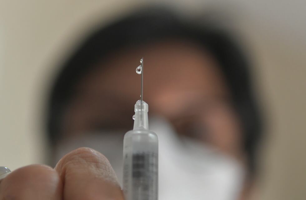 Tras la polémica, el Gobierno aclaró que se aplicarán las dos dosis de la vacuna Sputnik V