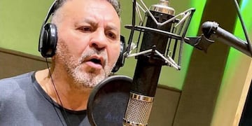"El está completamente consciente", remarcó la esposa del popular cantante.
