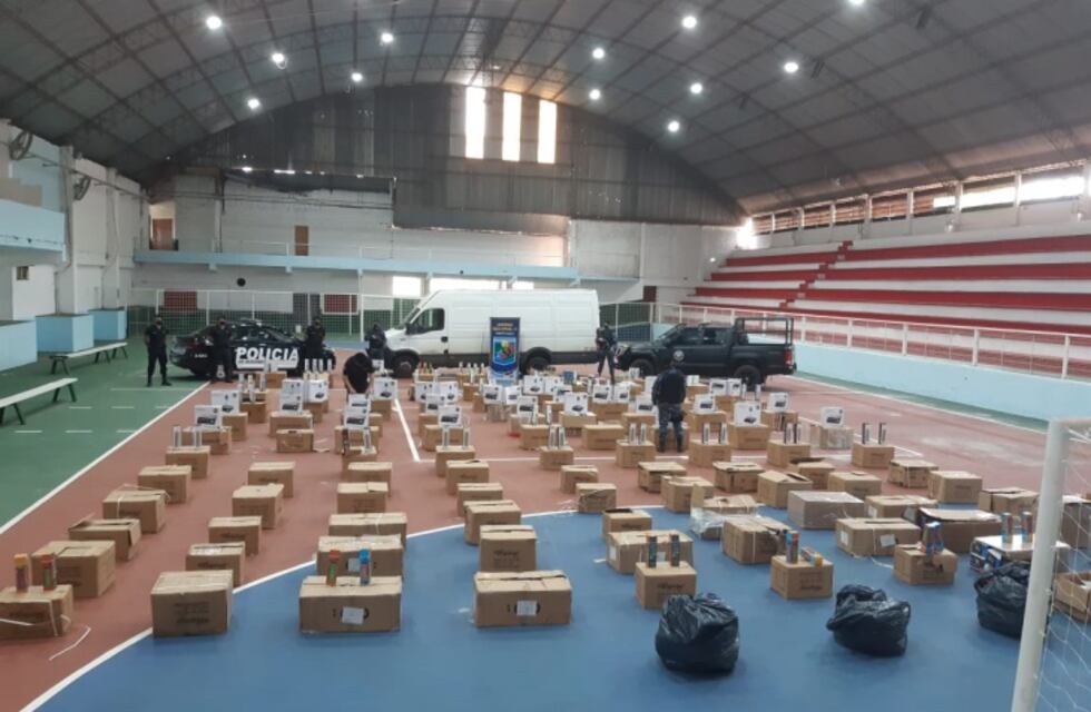 Secuestraron más de 5 millones de pesos de mercadería ilegal sobre la ruta 12