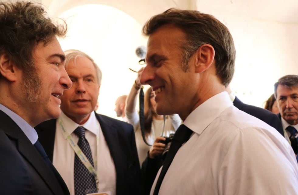 En un escenario áspero, Milei viajó a Francia: bilateral con Macron y Juegos Olímpicos