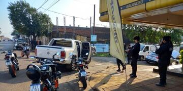 Picadas en Posadas: interceptaron a una de las camionetas protagonistas.