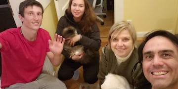 Un mendocino y su esposa recibieron en su casa de Alemania a una pareja ucraniana refugiada. Foto: Gentileza Leopoldo Ávalos.