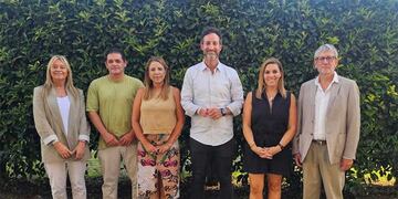 El rafaelino Enrique Marchiaro (derecha) junto al resto de la lista que encabeza Roberto Sukerman (centro)