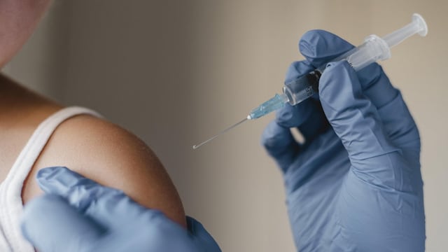 Operativo de vacunación casa por casa