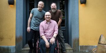 Los Paralamas estará en el Bum Bum de La Mona Jiménez, pero una tragedia casi lo impide.