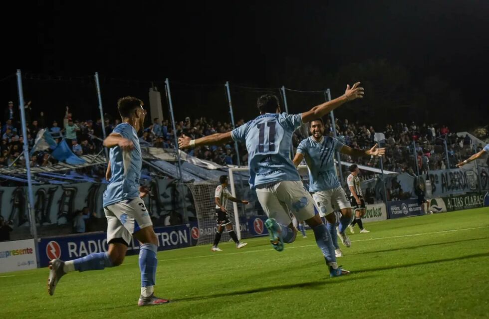 Ignacio Abraham fue titular en Estudiantes de Río Cuarto que volvió a ganar en la Primera Nacional
