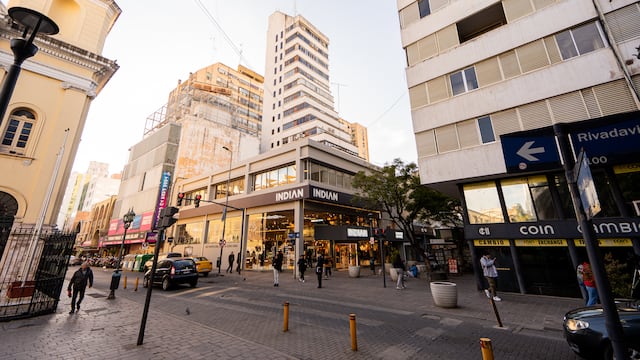 Un local en la Peatonal de Córdoba sufrió un millonario robo. Ilustrativa.