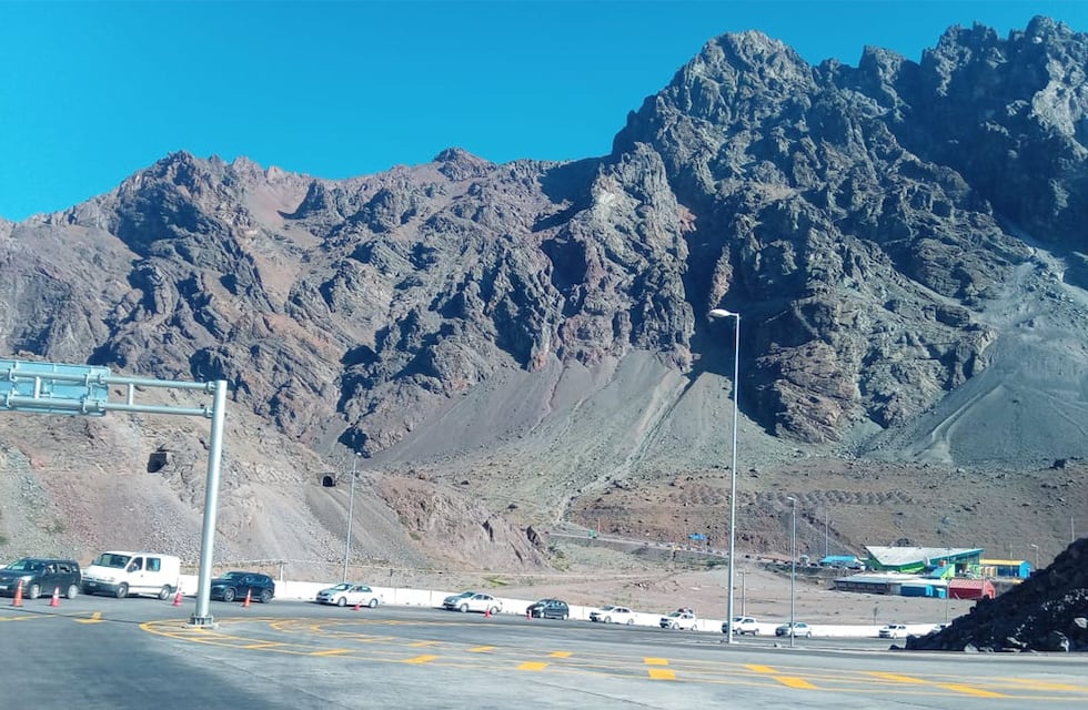 Viajar a Chile a dedo: los consejos de dos mendocinos para disfrutar de una arriesgada aventura