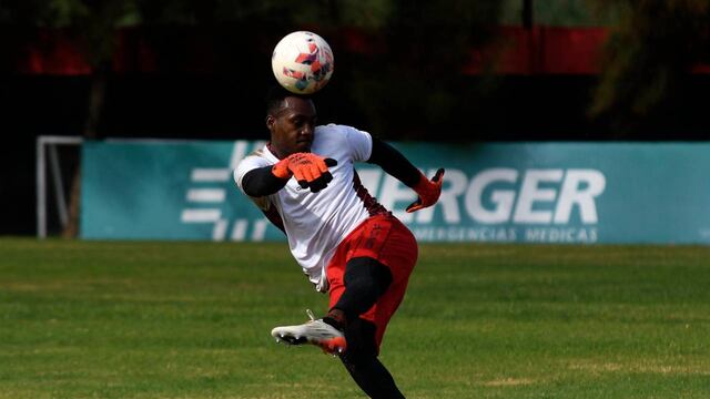 El colombiano tiene 25 años y recibió 5 goles en los tres primeros partidos del campeonato.