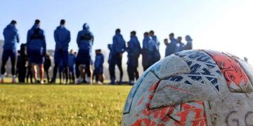 Godoy Cruz comenzó una nueva semana de entrenamientos pero con la mente puesta en la escasa definición que tiene el equipo.