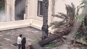 Ni el Colegio Nacional de Monserrat de Córdoba se salvó de la lluvia.
