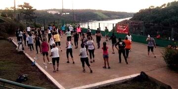 Invitan a la comunidad a participar de las clases de Strong en Puerto Iguazú.