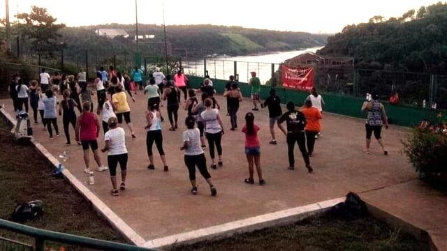 Invitan a la comunidad a participar de las clases de Strong en Puerto Iguazú.