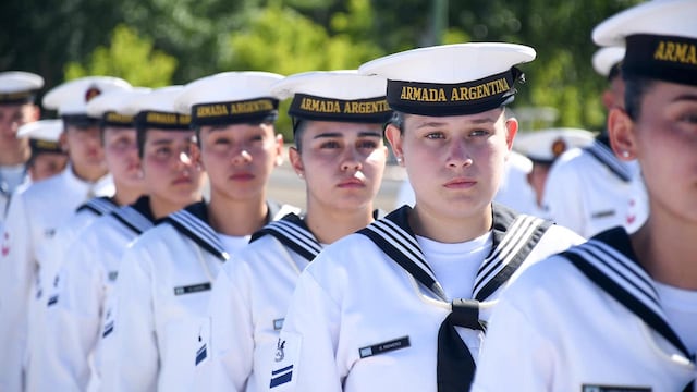 Egresaron las promociones 127° y 128° de la Escuela de Suboficiales de la Armada