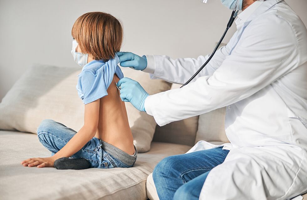 Aumentan las infecciones respiratorias de niños en Córdoba: cómo prevenirlas