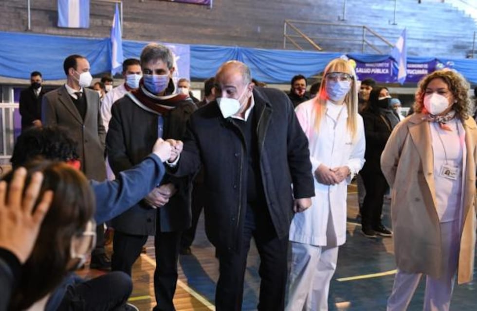 Manzur: “No vamos a parar hasta que la totalidad de los tucumanos a los que les corresponda estén vacunados”