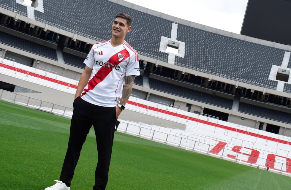 River se sigue reforzando: así fue la bienvenida a Martínez Quarta en su regreso