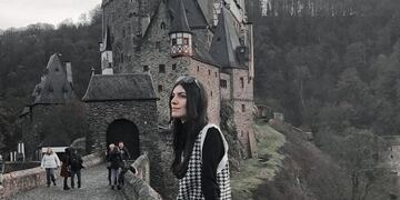 Juana Sosa muestra su vida en Europa desde su cuenta de Tik Tok. 
Foto es un castillo de Alemania.